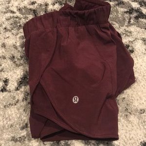 Lululemon NWOT Hotty Hot short II